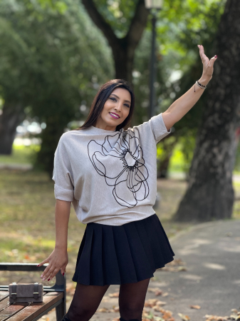Bluza cu floare [1]