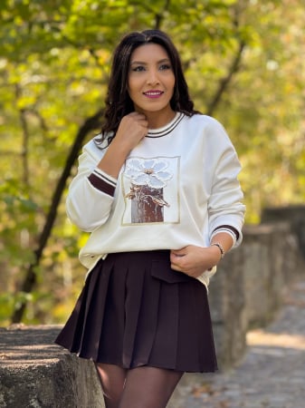 Imbracaminte de dama - Bluza cu floare