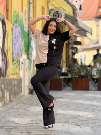 Bluza cu floare in piept [4]