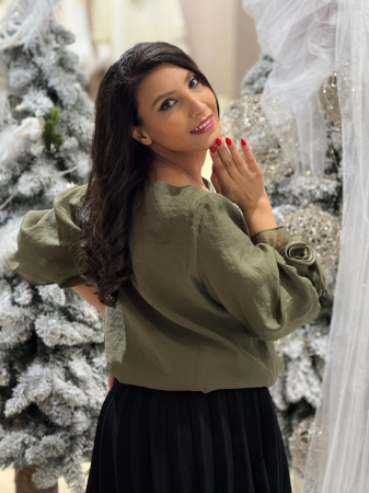 Bluza cu floare la mana [4]