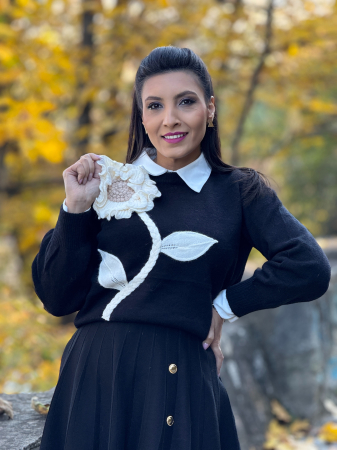 Bluze si camasi - Bluza cu floare mare