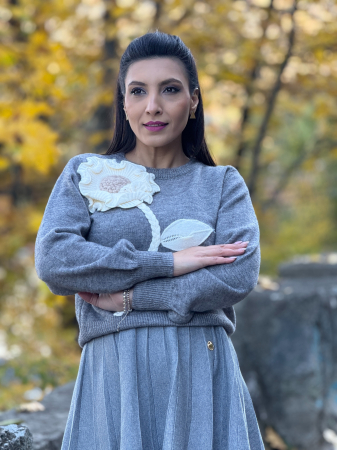 Bluza cu floare mare [3]
