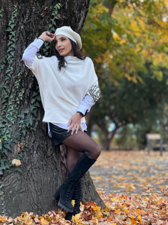 Bluza cu flori aplicate pe mana [1]