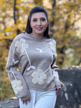 Bluze si camasi - Bluza cu flori brodate