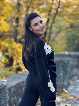 Bluza cu flori brodate [1]