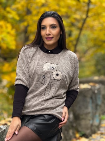 Imbracaminte de dama - Bluza cu flori cu paiete