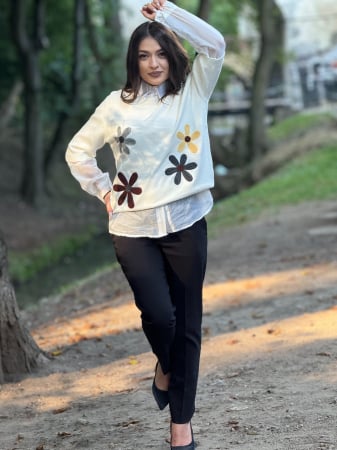 Imbracaminte de dama - Bluza cu floricele