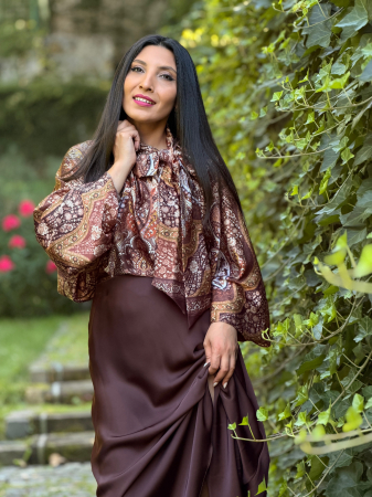 Bluza cu funda la gat cu imprimeu [3]