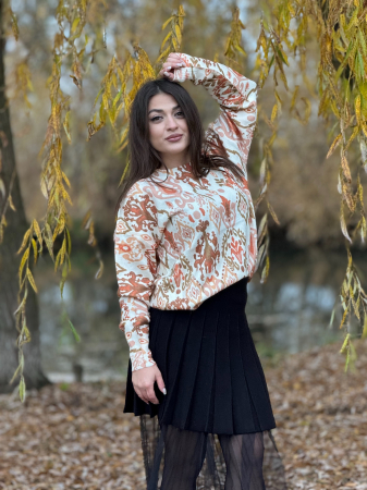 Noutati - Bluza cu imprimeu etnic