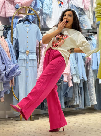 Bluza cu imprimeu fetita cu flori in par [1]