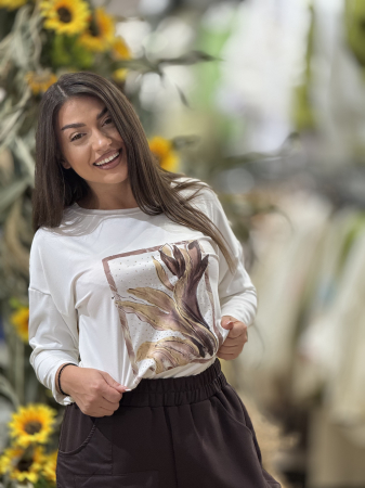 Bluza cu imprimeu floral si pietricele decorative [3]