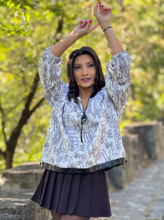 Bluza cu imprimeu litere [2]