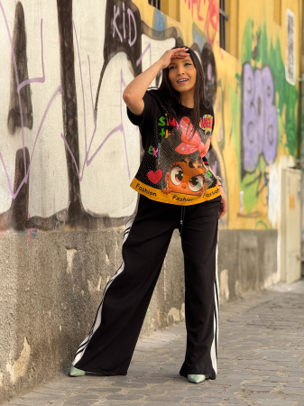 Bluza cu imprimeu personaj si aplicatii decorative [11]