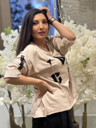 Bluza cu imprimeu text si detalii metalice [1]