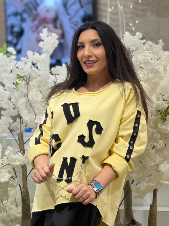 Bluza cu imprimeu text si detalii metalice [1]