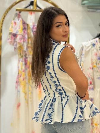 Bluza cu inchidere decorativa si imprimeu floral stil broderie [2]