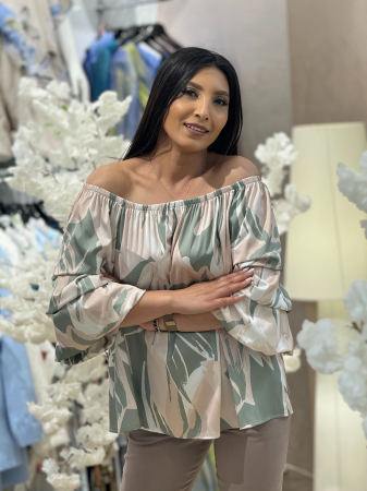 Bluze si camasi - Bluza cu maneca bufanta cu imprimeu bej si turcoaz