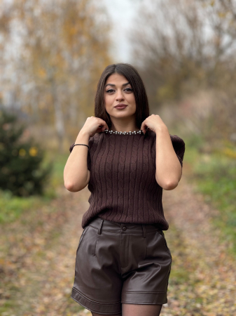 Bluze si camasi - Bluza cu perlute la gat