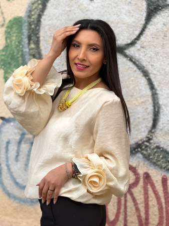 Bluza cu trandafiri la mana [3]