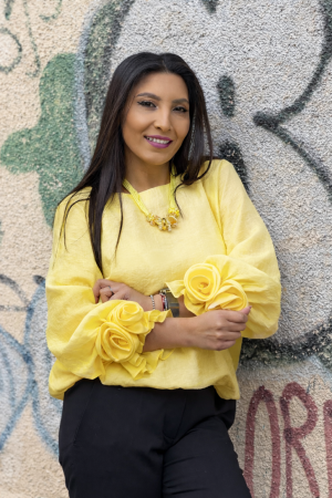 Imbracaminte de dama - Bluza cu trandafiri la mana