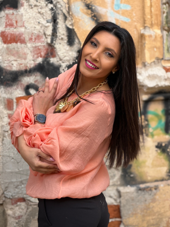 Bluza cu trandafiri la mana [4]