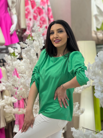 Bluza cu umeri bufanti [2]