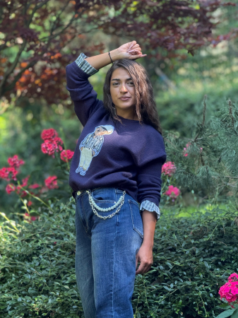 COLECTIA DE TOAMNA - Bluza cu ursulet si detaliu la guler