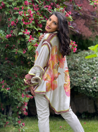 Bluza cu volane la mana 2 [2]