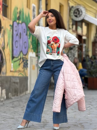 Imbracaminte de dama - Bluza din bumbac cu imprimeu fata cu flori in par