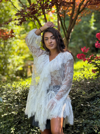 Bluza din dantela cu colturi [1]