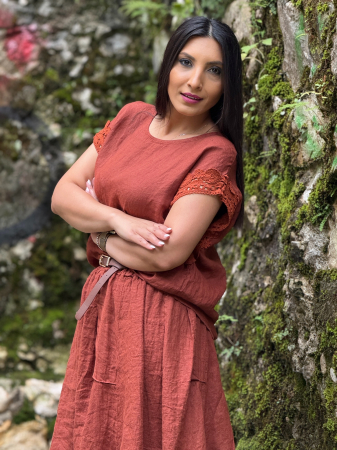 COLECTIA DE IN YOU&ME - Bluza din in 100% cu dantela la mana