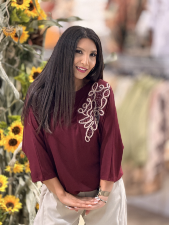 COLECTIA DE TOAMNA - Bluza din vascoza bordo cu broderie decorativa