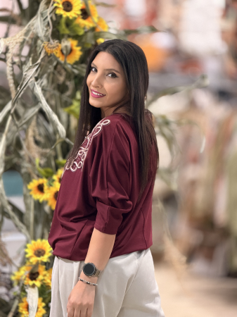 Bluza din vascoza bordo cu broderie decorativa [1]