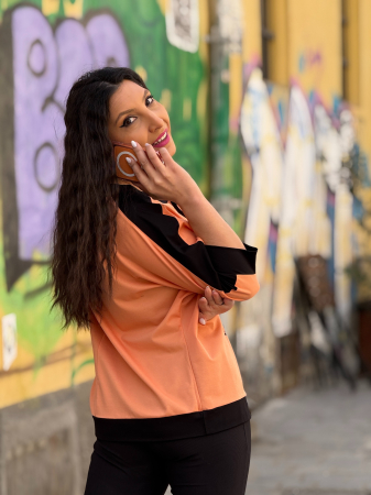 Bluza din vascoza cu detaliu in piept si snur la gat [2]