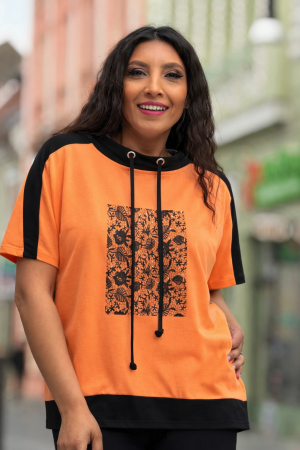 Imbracaminte de dama - Bluza din vascoza cu detaliu in piept si snur la gat