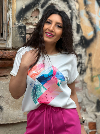 Imbracaminte de dama - Bluza din vascoza cu imprimeu romburi si snur in partea de jos