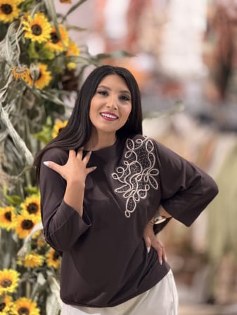 COLECTIA DE TOAMNA - Bluza din vascoza maro cu broderie decorativa