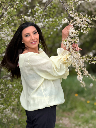 Bluza galbena cu maneci voluminoase [4]