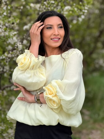 Noutati - Bluza galbena cu maneci voluminoase