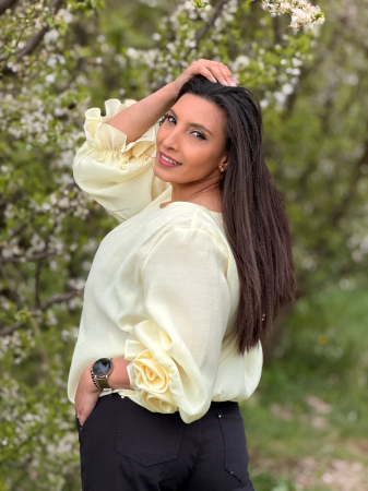 Bluza galbena cu maneci voluminoase [2]