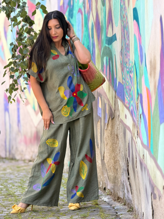 Bluza kaki cu broderie florala multicolora [5]