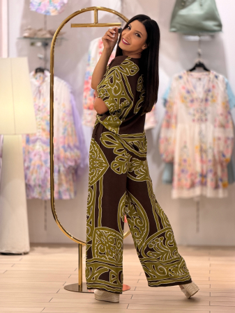 Bluza maro cu detaliu verde [4]