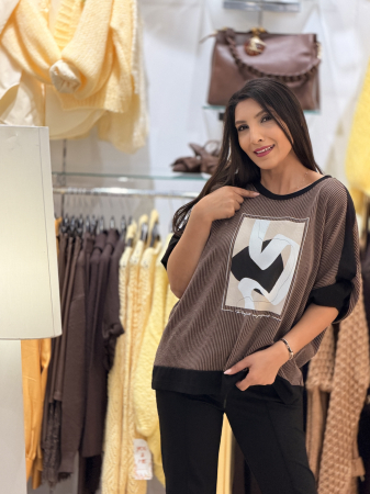 Bluza maro cu imprimeu abstract [4]