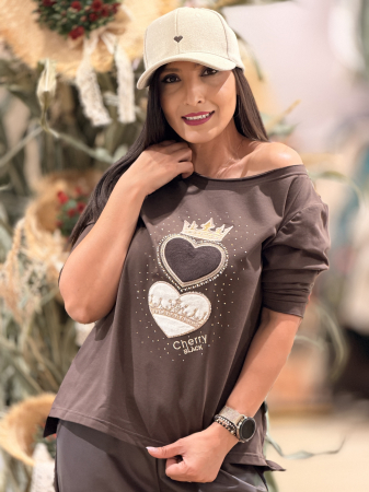 COLECTIA DE TOAMNA - Bluza maro cu imprimeu inimioare