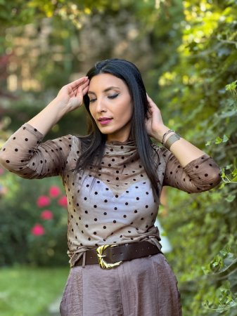 Bluza maro din tulle cu buline [3]