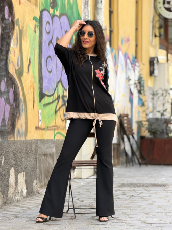 Bluza neagra cu floare portocalie din vascoza [4]