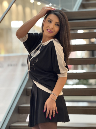 Bluza neagra cu imprimeu floral si snur decorativ [2]