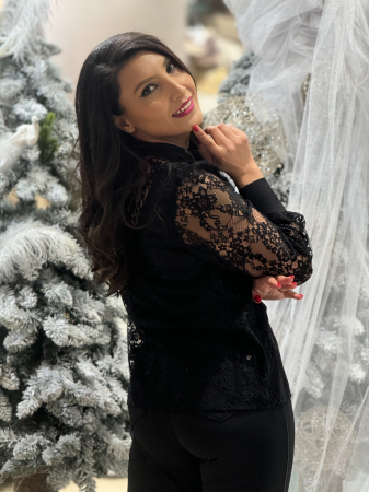 Bluza neagra din dantela [4]