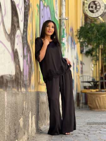 Bluza neagra satinata cu dantela aplicata [6]