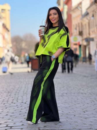 Noutati - Bluza oversize cu maneci largi si taieturi decorative